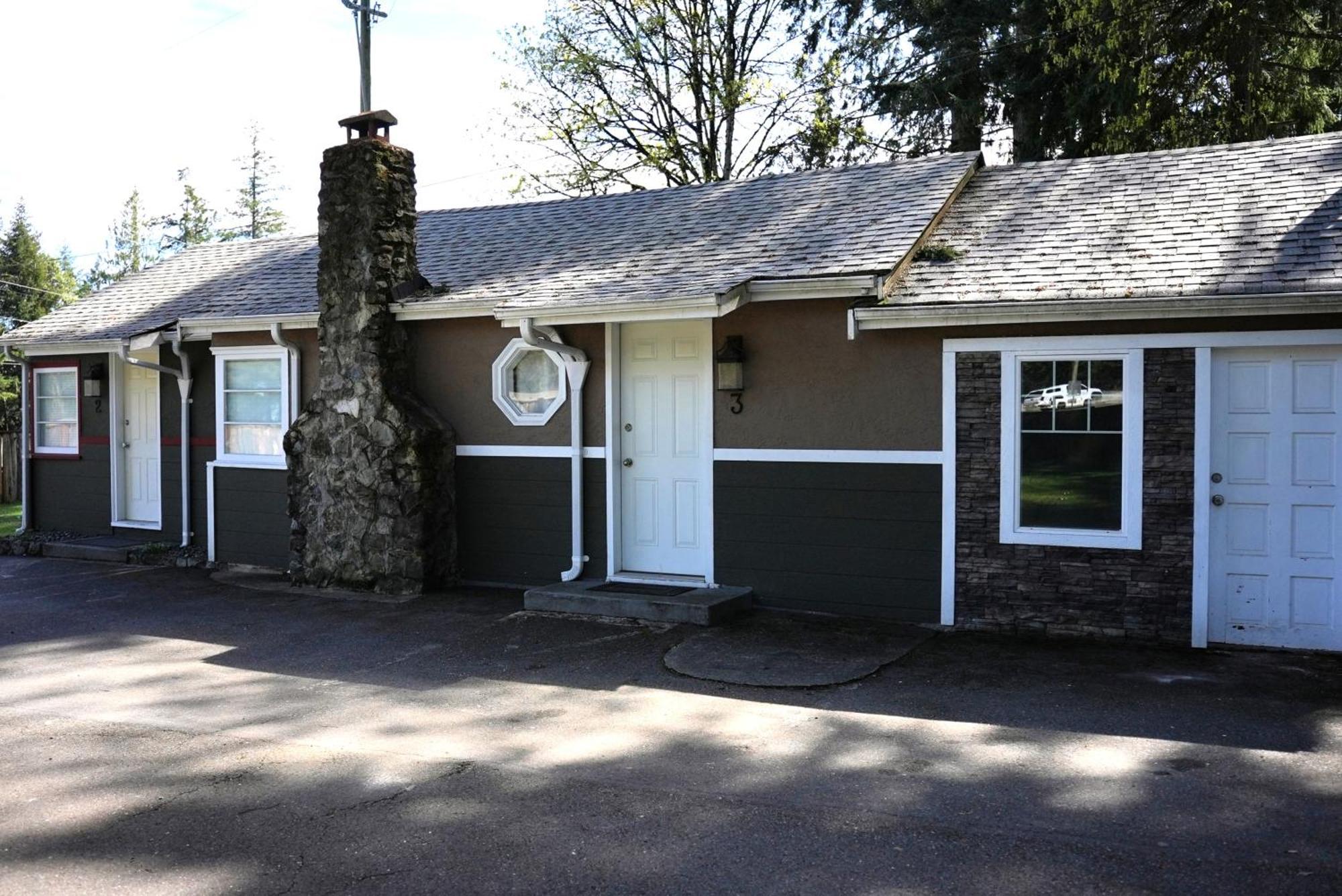 Malahat Bungalows Motel Bagian luar foto