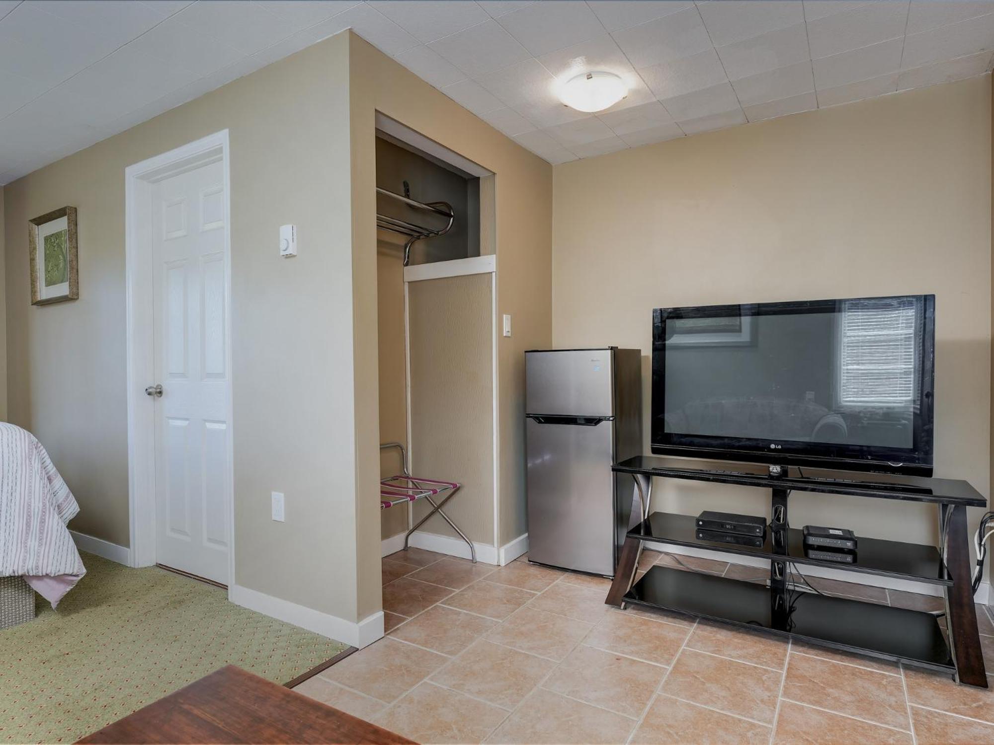 Malahat Bungalows Motel Bagian luar foto