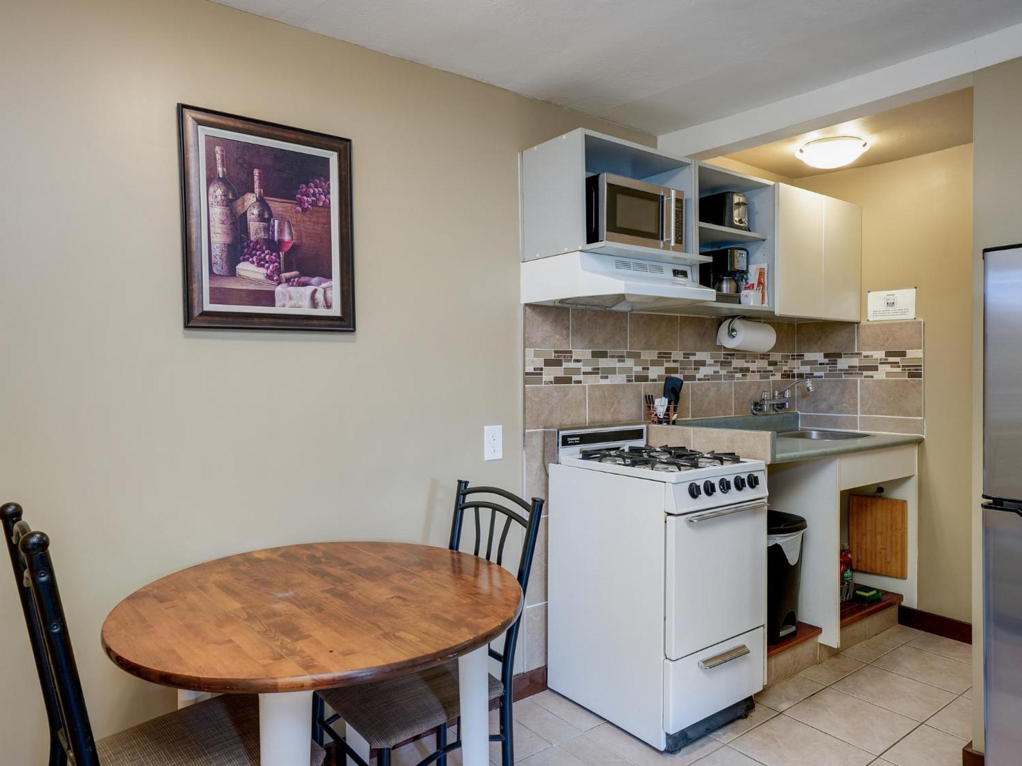 Malahat Bungalows Motel Bagian luar foto