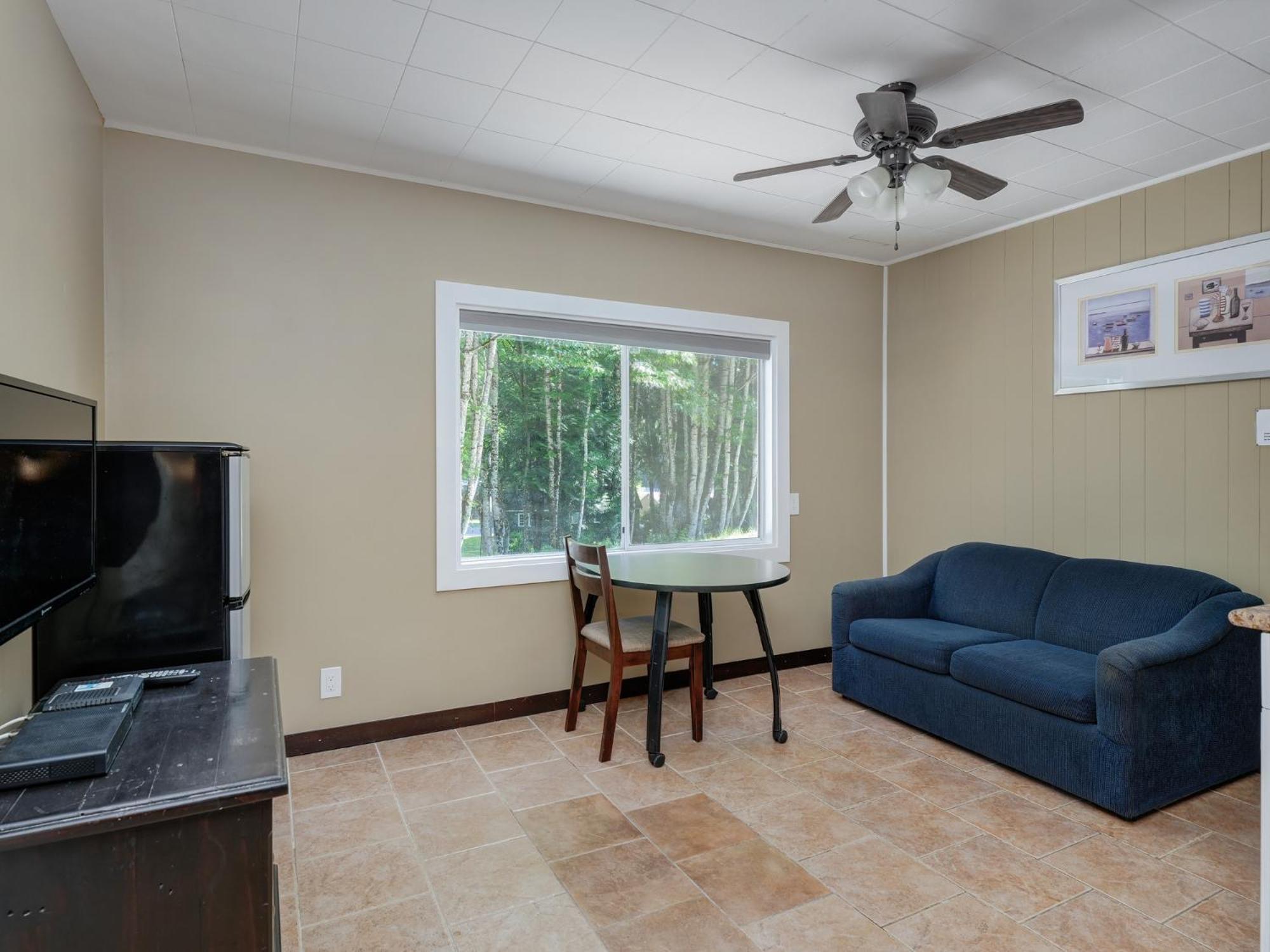 Malahat Bungalows Motel Bagian luar foto